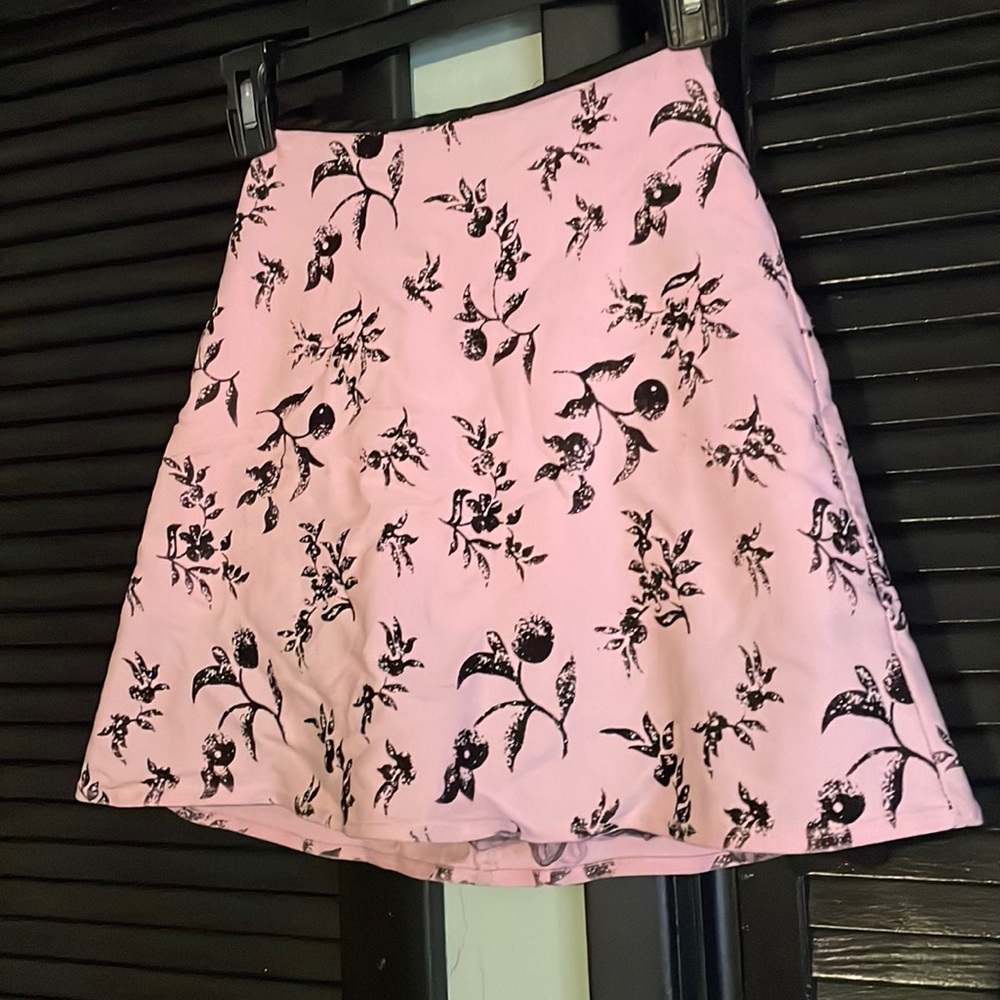 Black and pink cherry print XS skirt with petticoat